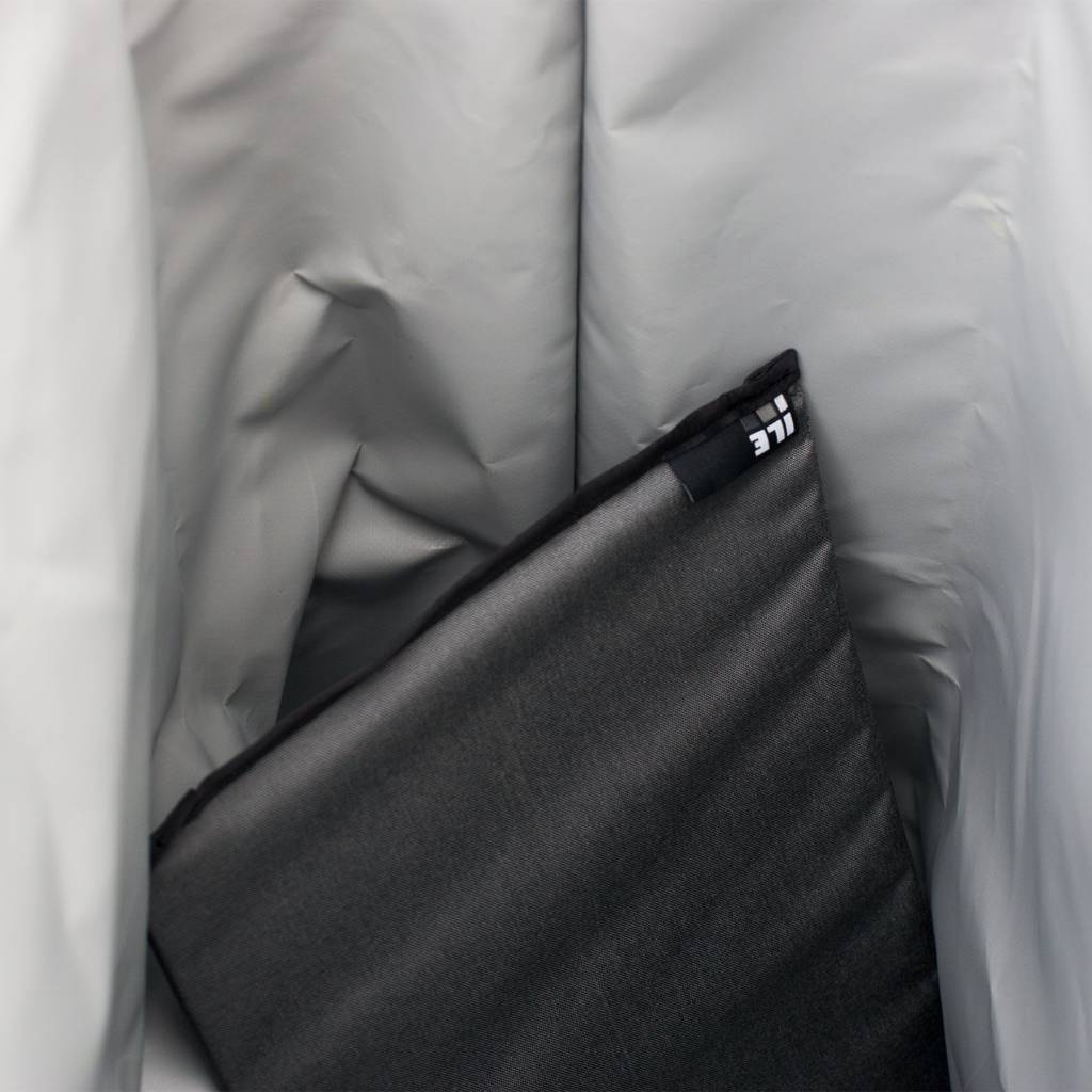 ILE X MASH XL Roll Top Backpack Black