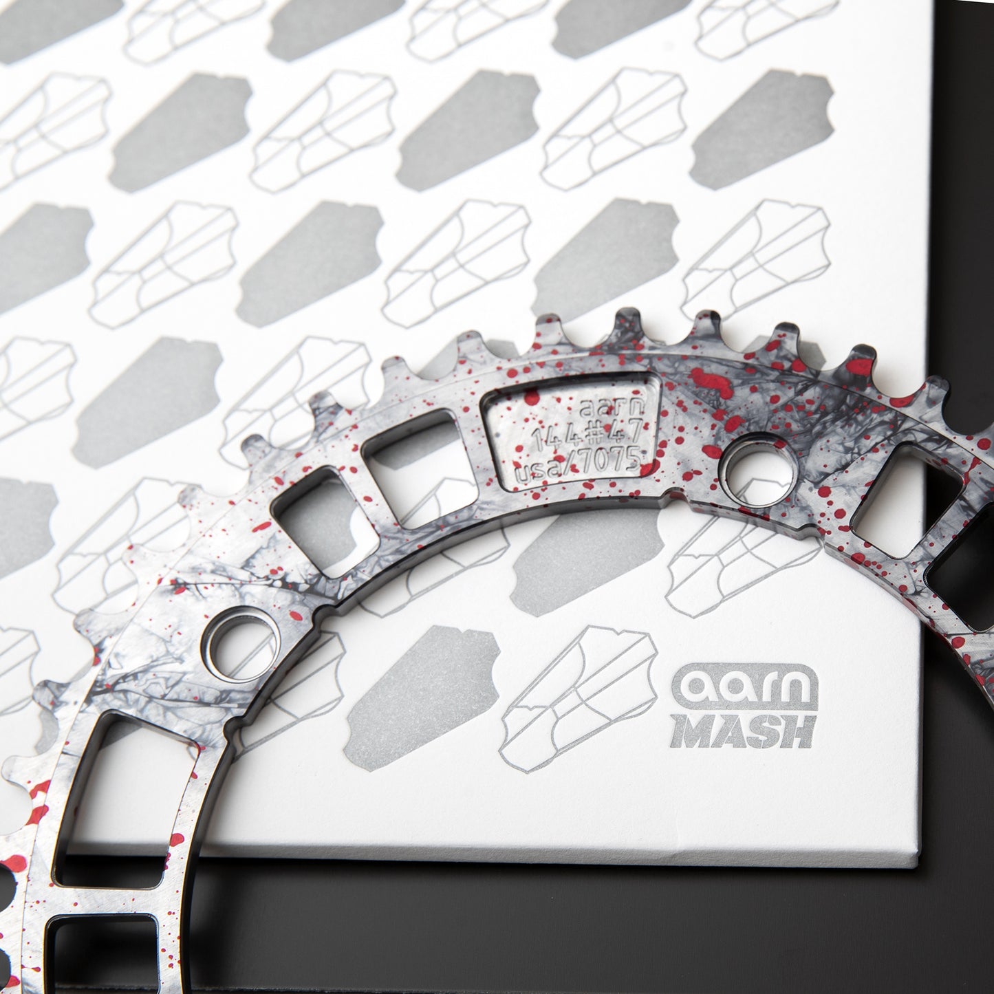 MASH X 44RN Track Ring Blood + Ice
