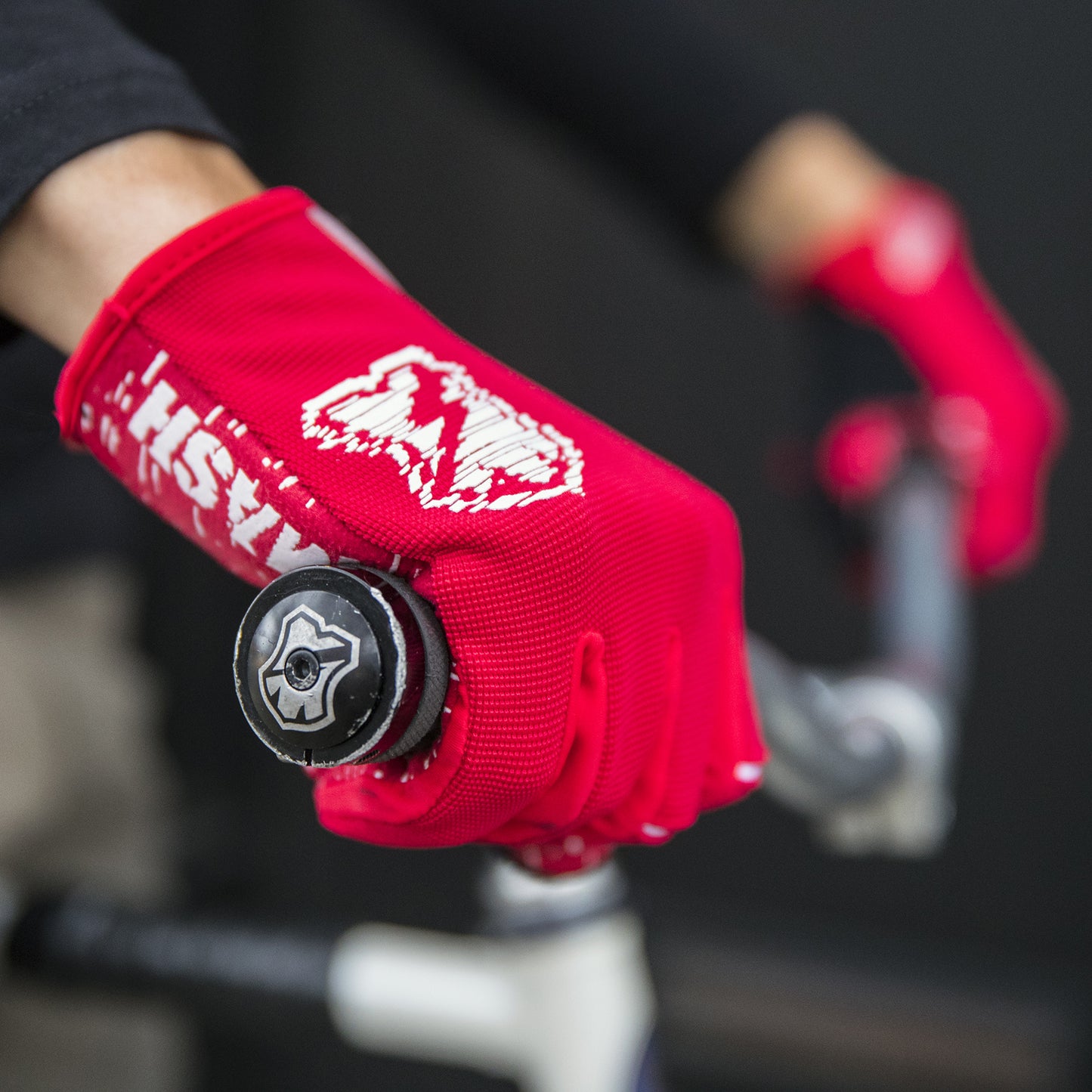 MASH GLITCH GLOVES Red