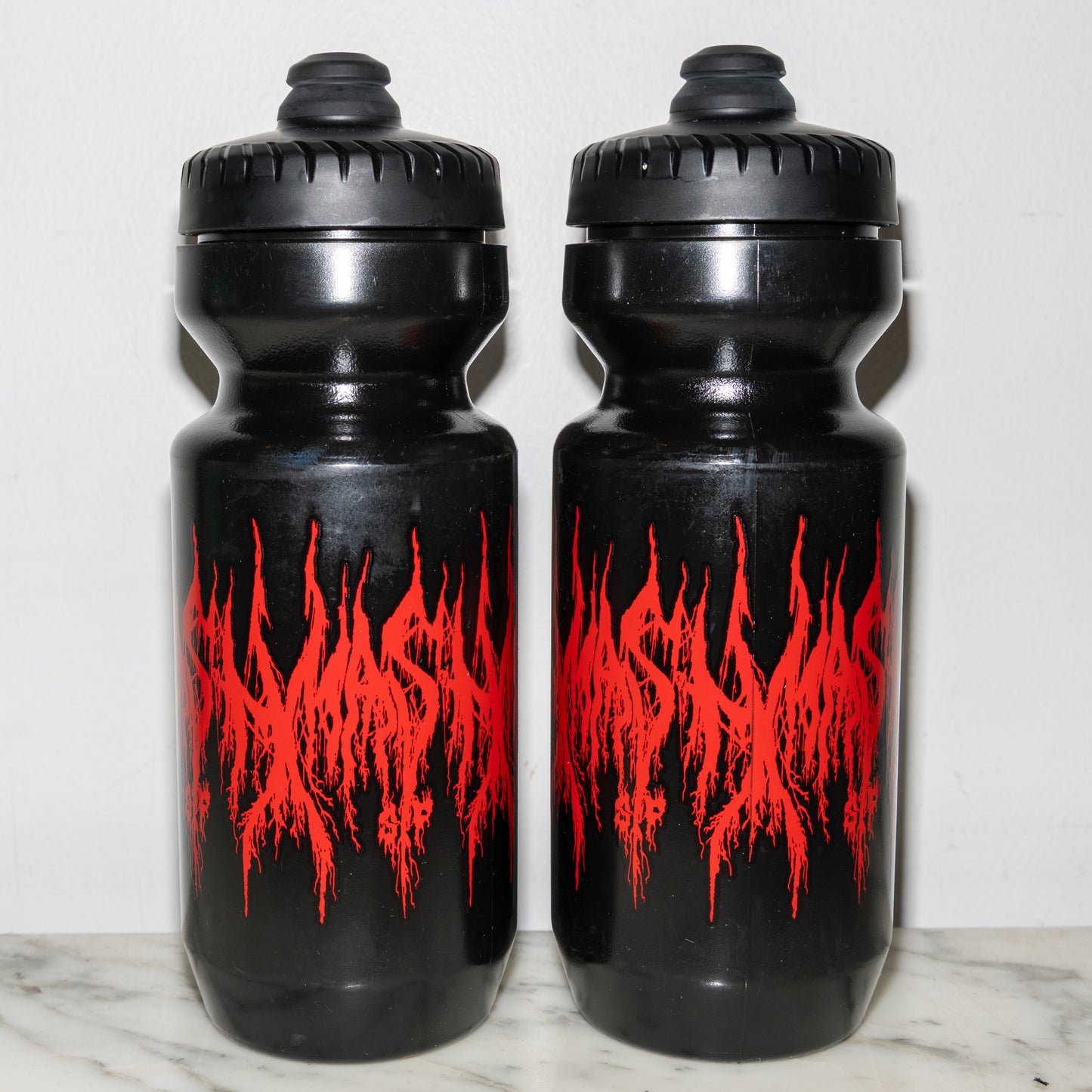 MASH Darkness 22oz Purist Bottle Black + Red