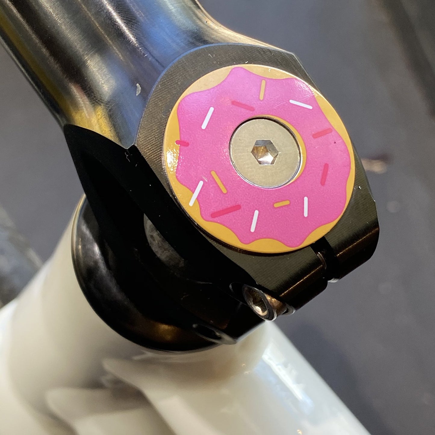 Donut Top Cap