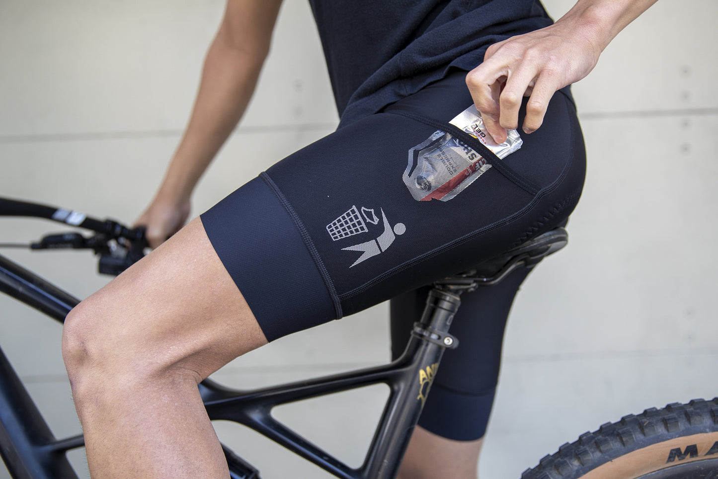 MASH Cargo Bib