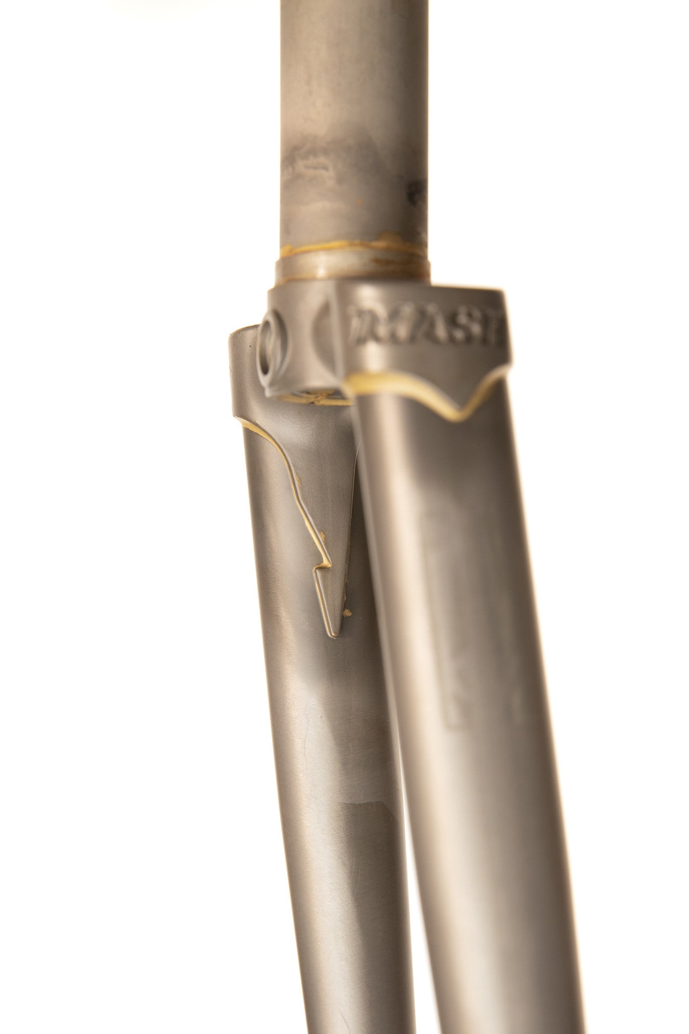 MASH Steel Disc Fork 1 1/8 Thru Axle Phosphate