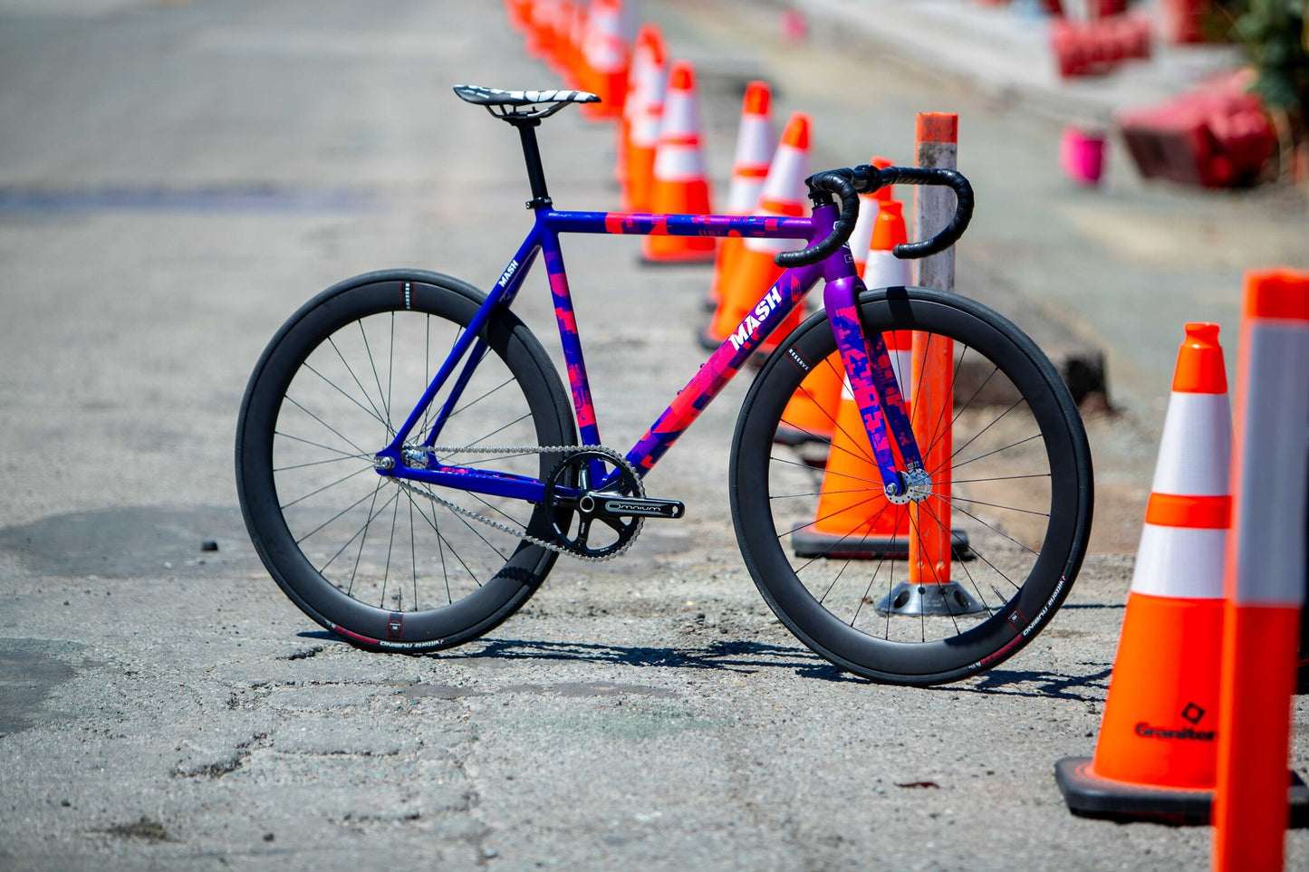 MASH AC-4 Frameset Blacklight