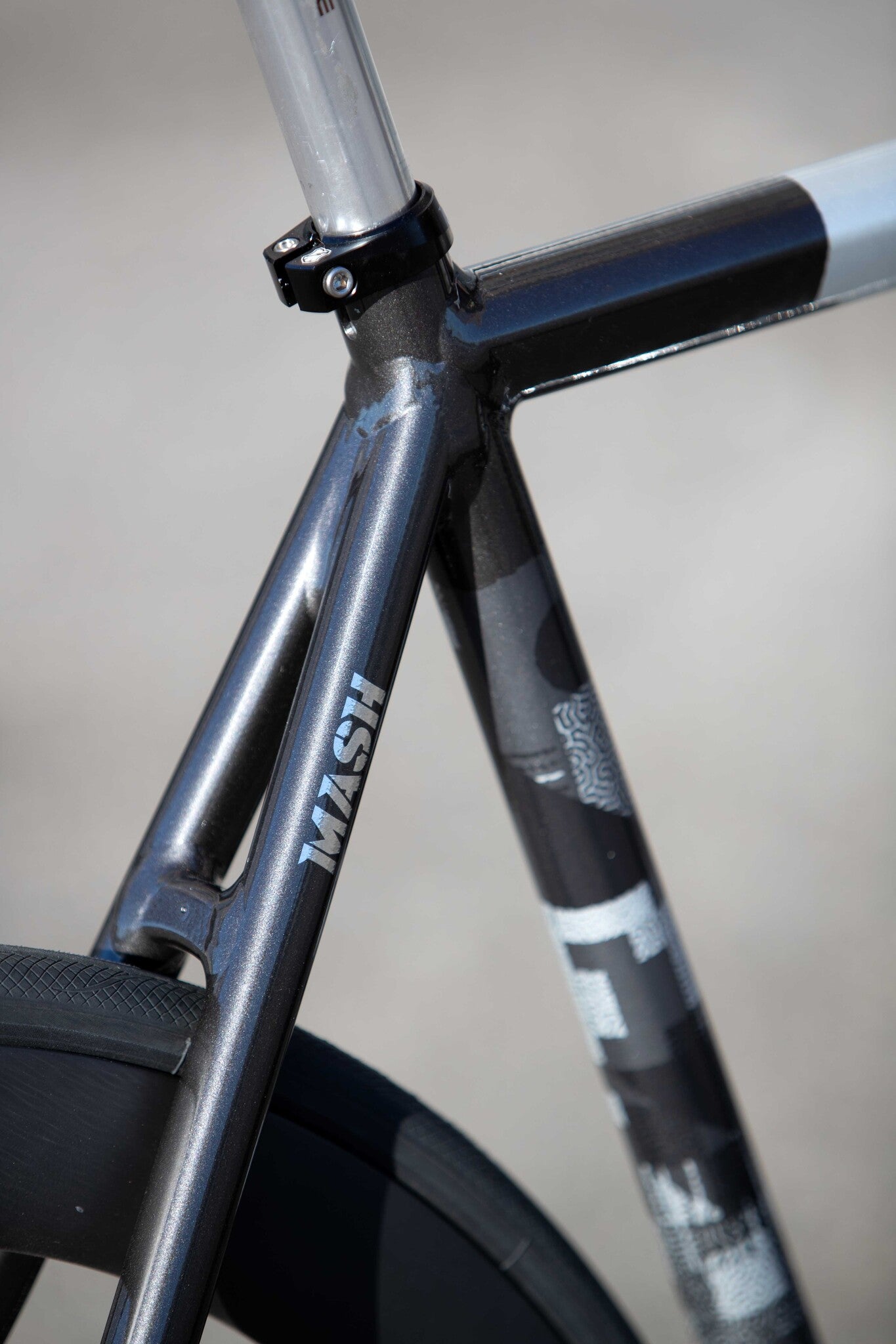 MASH AC-4 Frameset Charcoal